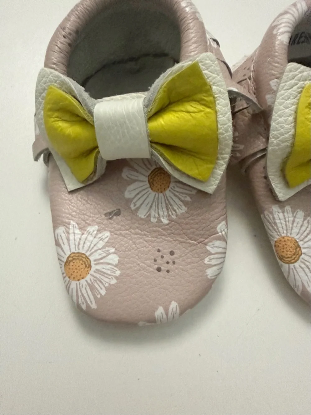 Bare Soles Moccasins Leather Soft Bow Flowers Daisy Pink Mustard Yellow Size 2